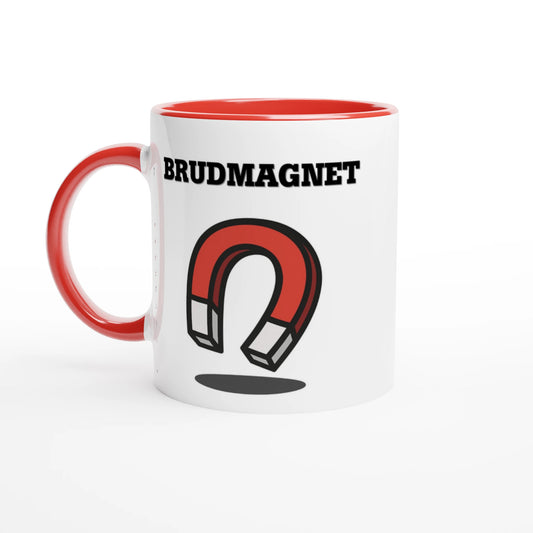 Vit mugg med rött handtag och röd insida med texten Brudmagnet och en röd och vit hästskomagnet